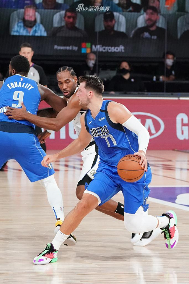 名记：安东尼转会费2200万欧+300万欧浮动，曼联不用给任何补偿